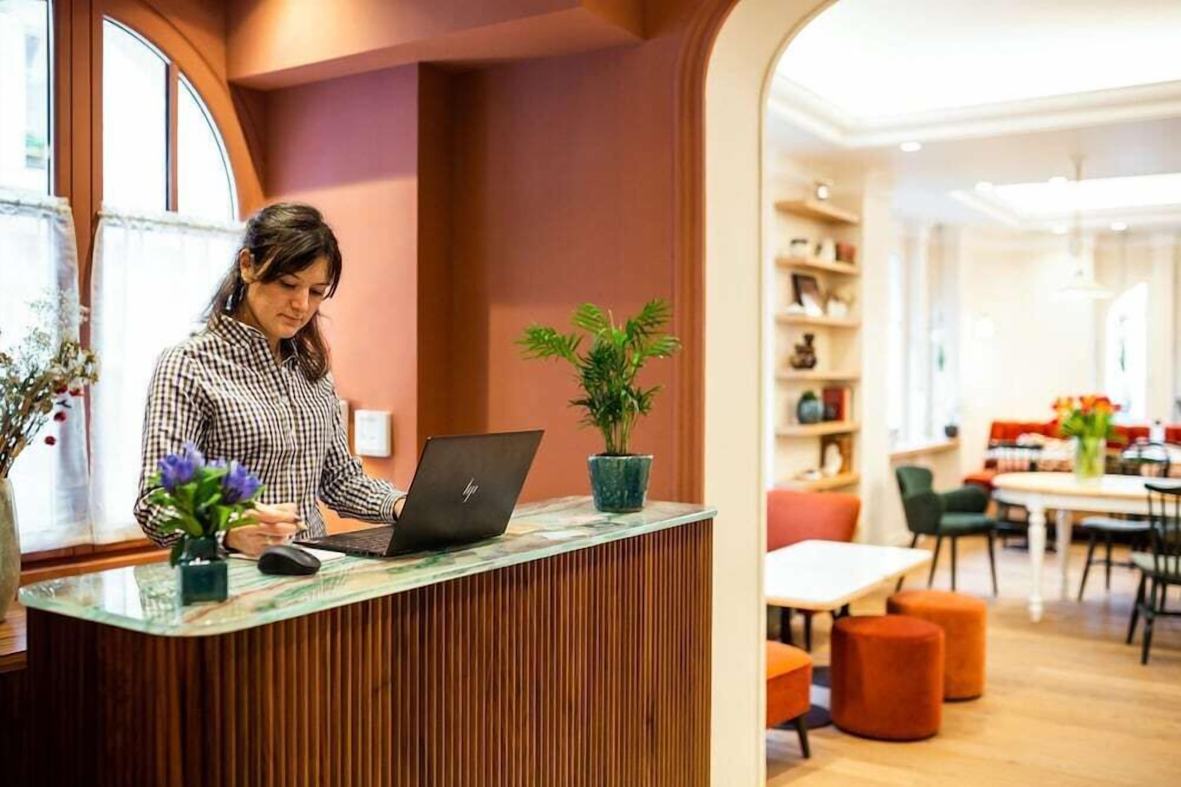 Bonsoir Madame Hotel 4*