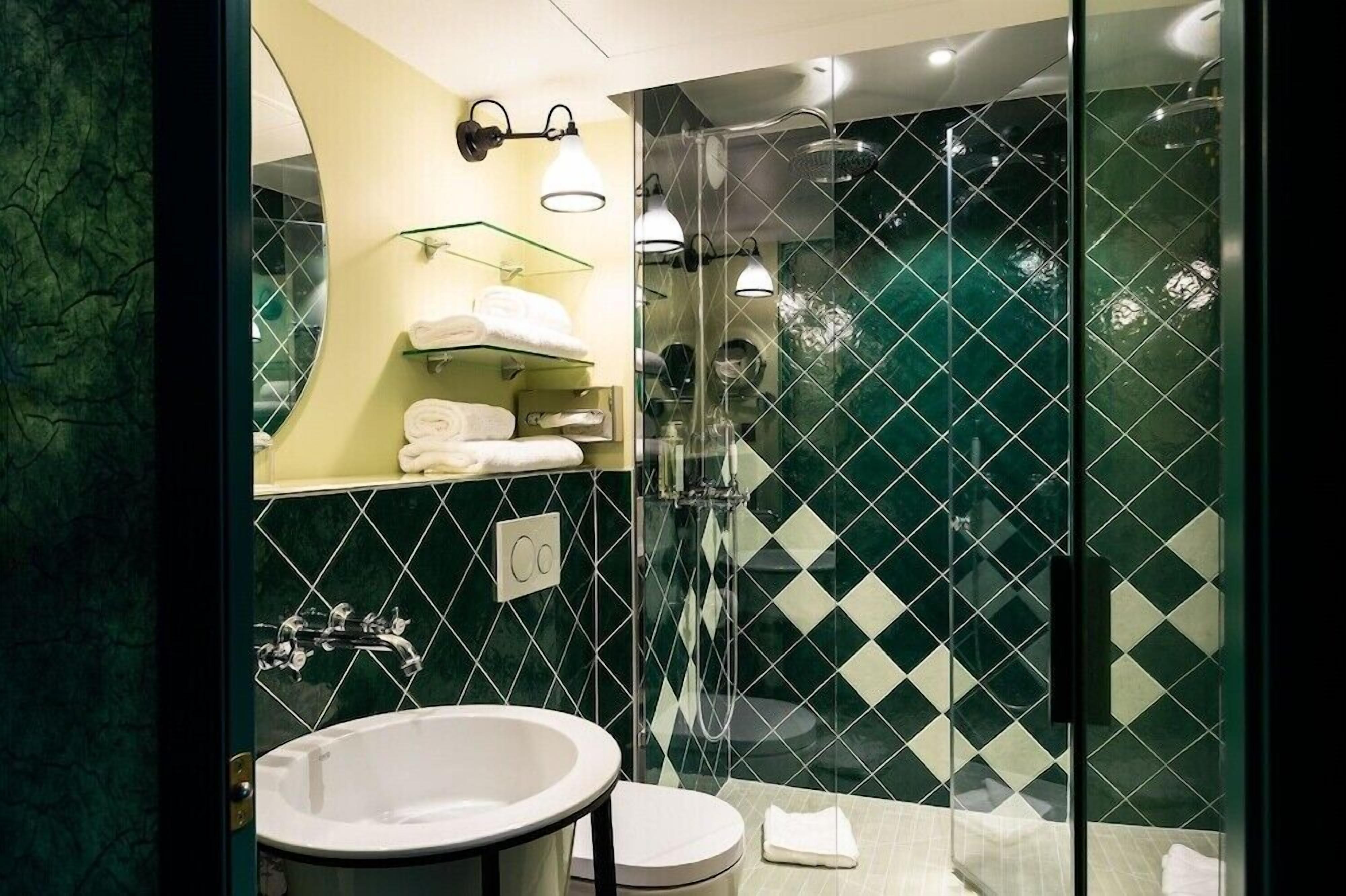 Bonsoir Madame Hotel